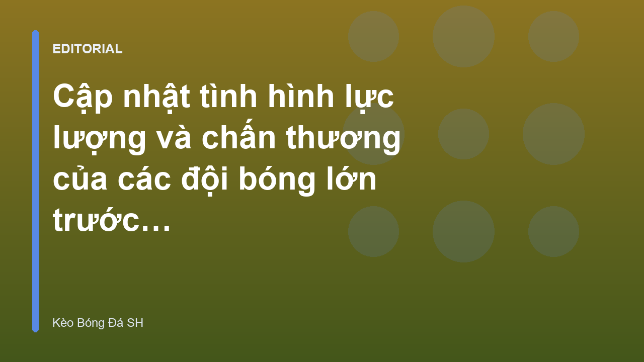 Cầu thủ bóng đá đang được chăm sóc y tế trên sân